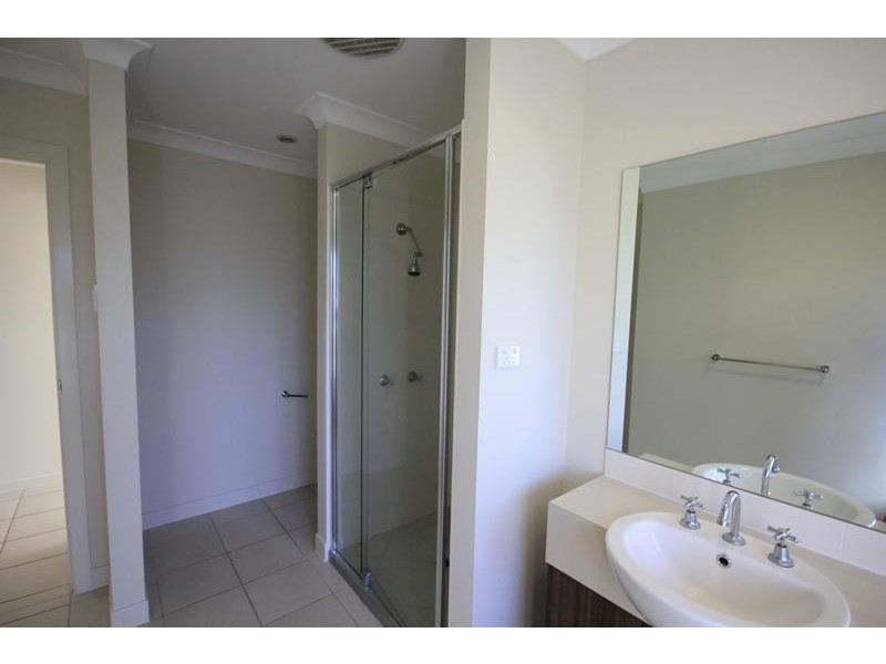 18 Yarra Crescent, Kelso QLD 4815