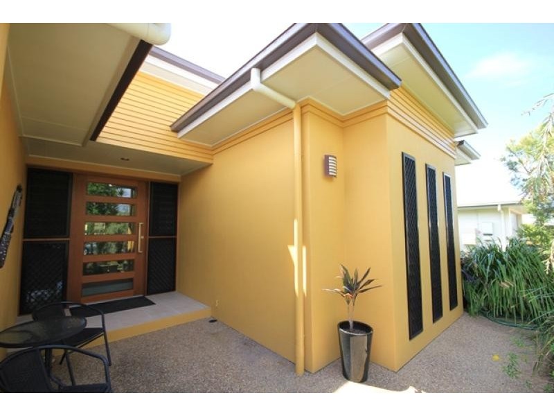 7 Mariala Court, Bushland Beach QLD 4818