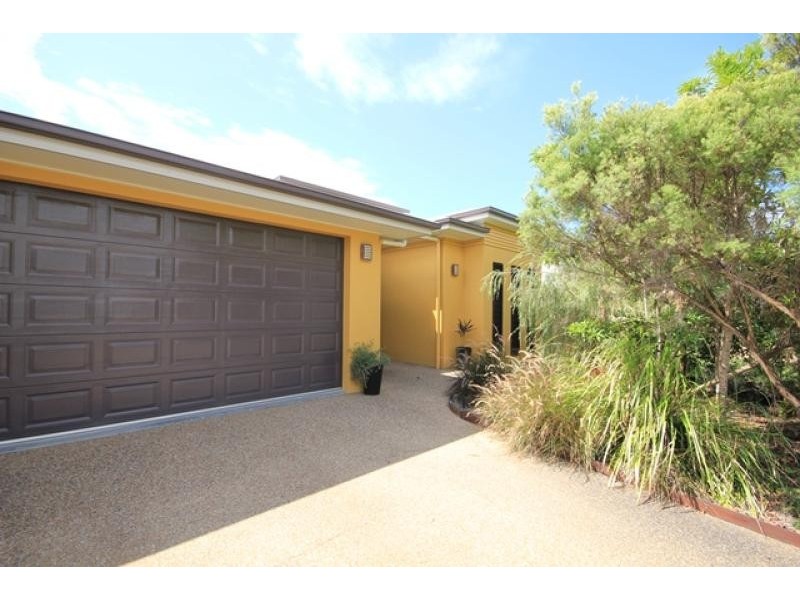 7 Mariala Court, Bushland Beach QLD 4818