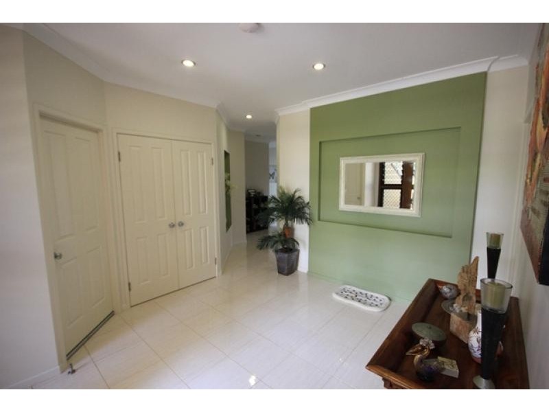 7 Mariala Court, Bushland Beach QLD 4818