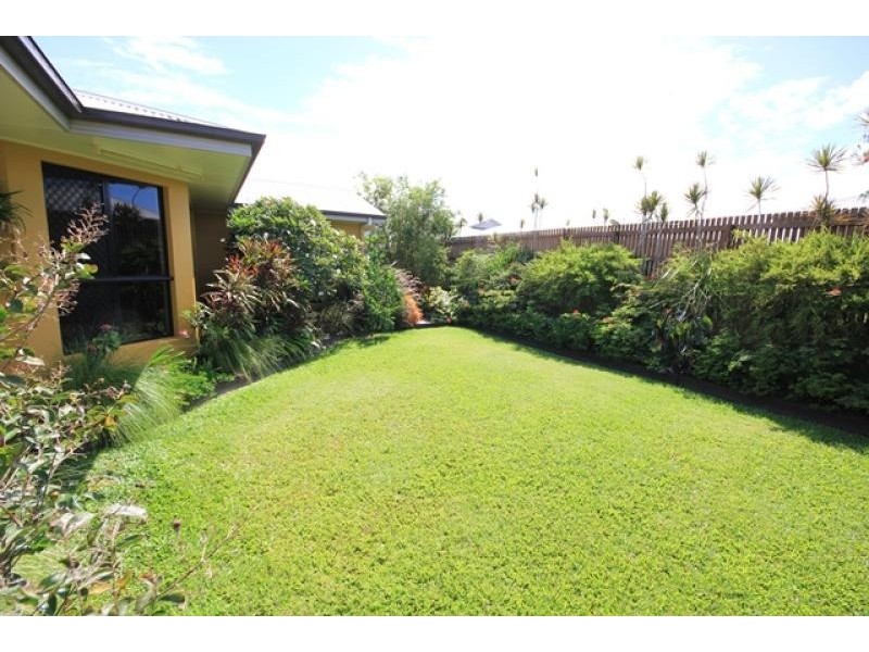 7 Mariala Court, Bushland Beach QLD 4818