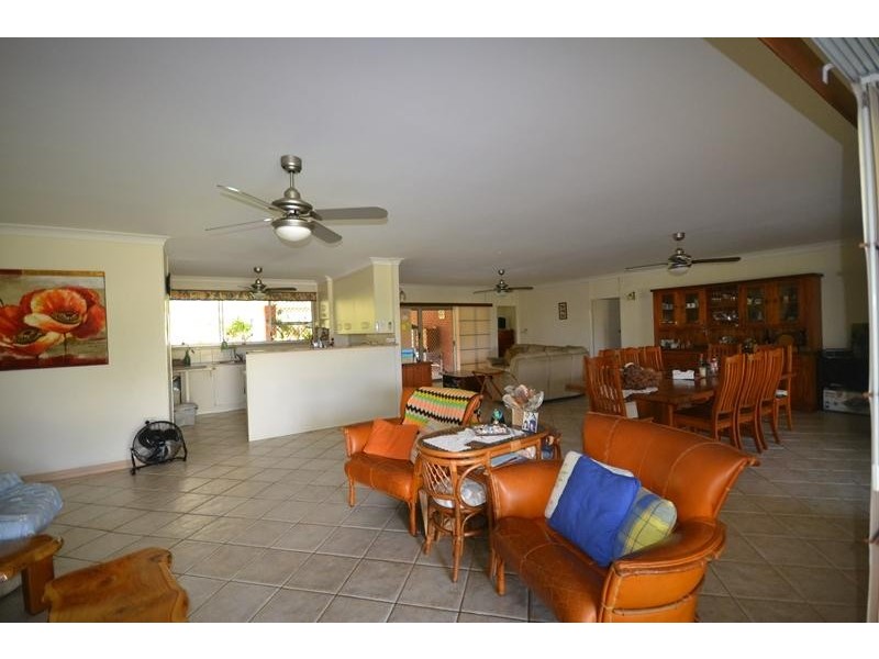 1155 Riverway  Drive, Rasmussen QLD 4815