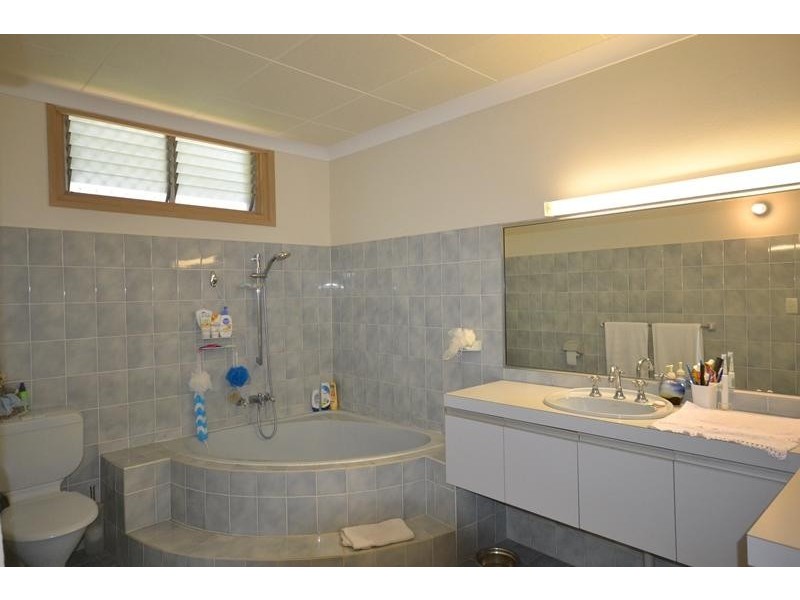 1155 Riverway  Drive, Rasmussen QLD 4815