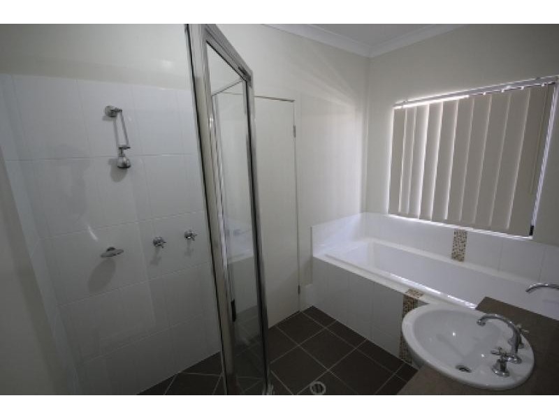 63 Derwent Circuit, Kelso QLD 4815