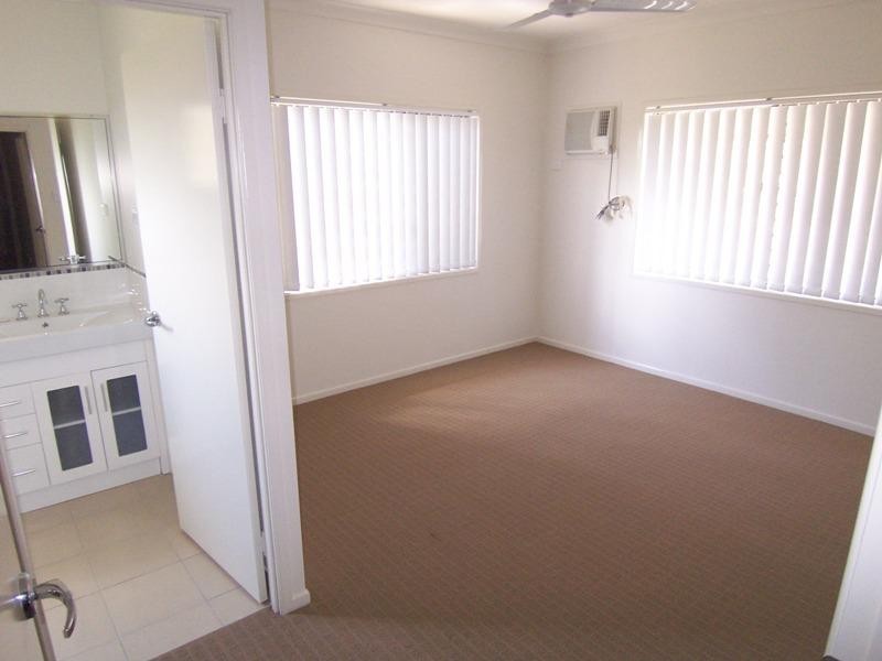 4/1339 Riverway Drives, Kelso QLD 4815