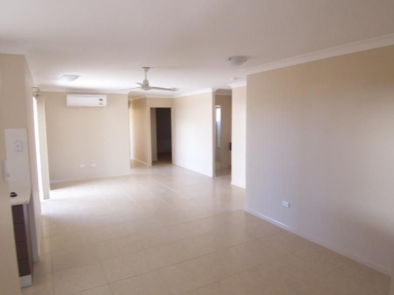 57 Hillock  Crescent, Bushland Beach QLD 4818