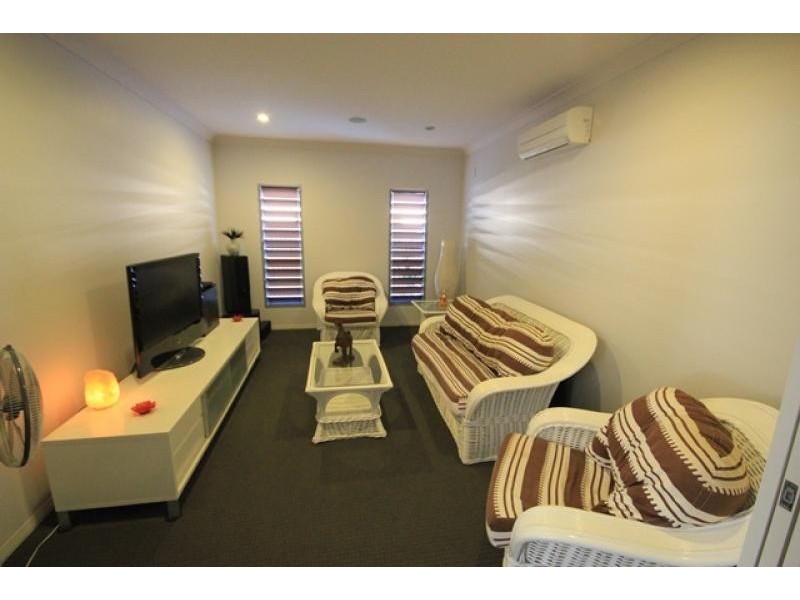 13 Balladonia  Avenue, Mount Low QLD 4818