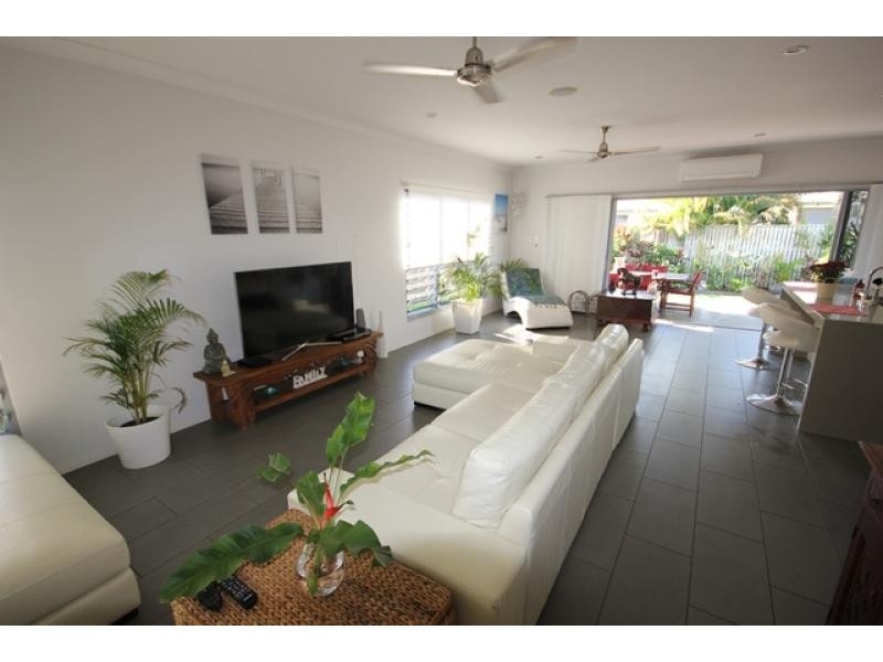 13 Balladonia  Avenue, Mount Low QLD 4818