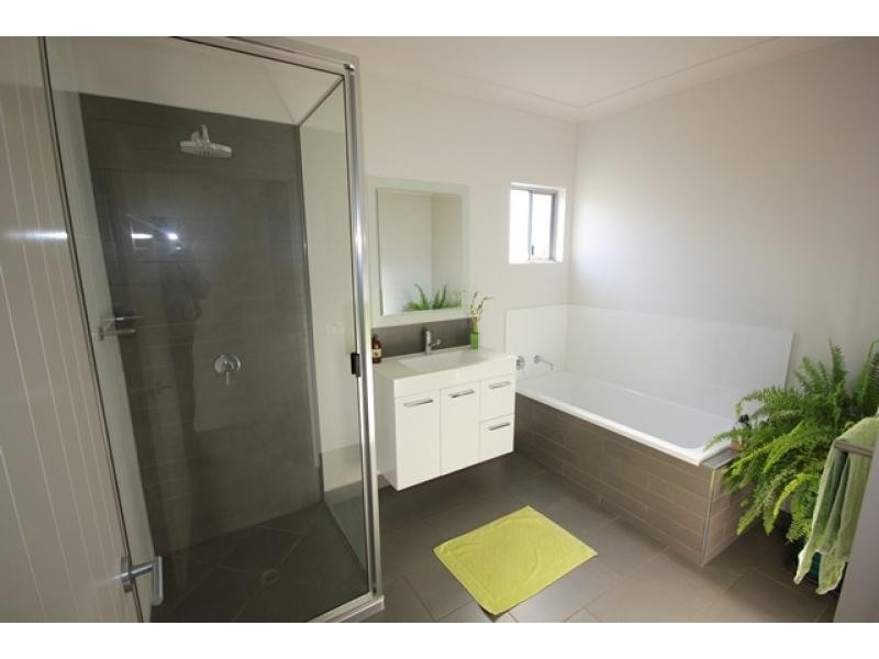 13 Balladonia  Avenue, Mount Low QLD 4818