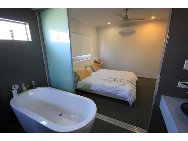 13 Balladonia  Avenue, Mount Low QLD 4818