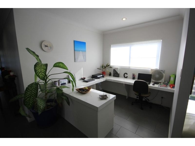 13 Balladonia  Avenue, Mount Low QLD 4818