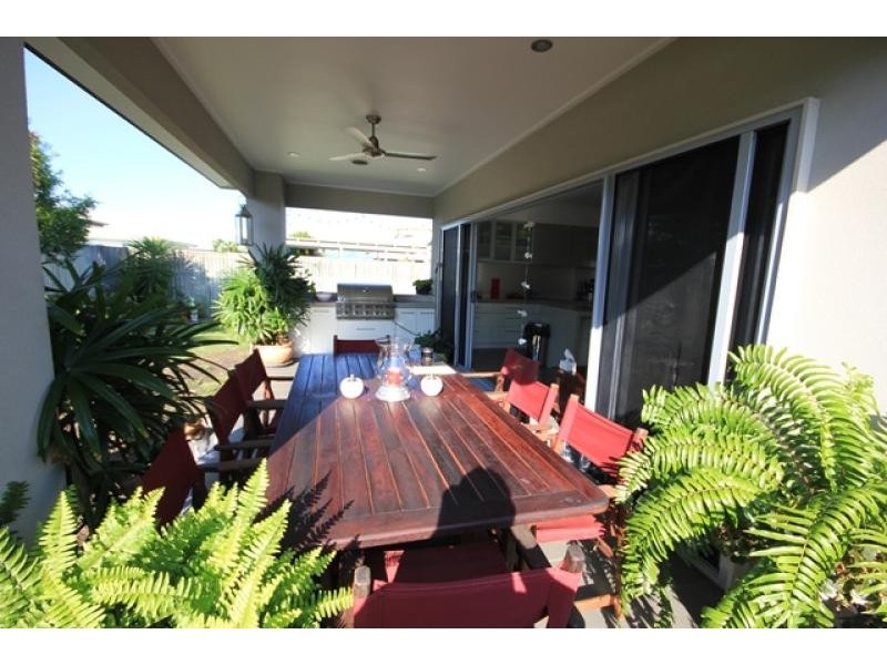 13 Balladonia  Avenue, Mount Low QLD 4818