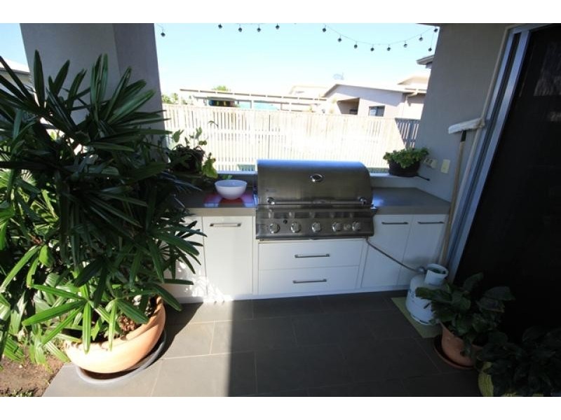 13 Balladonia  Avenue, Mount Low QLD 4818