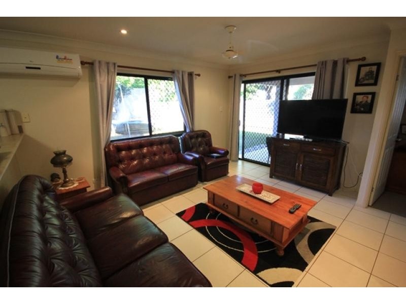 2/9 Jennifer Street, Kelso QLD 4815