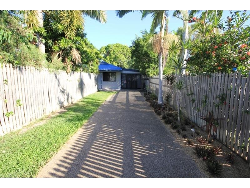 2/9 Jennifer Street, Kelso QLD 4815