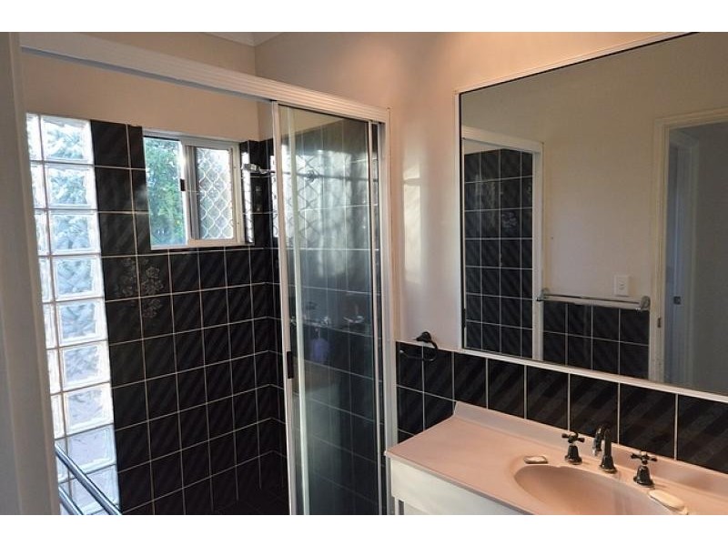 4 Jamar Court, Burdell QLD 4818