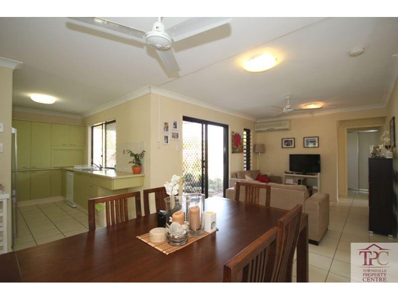 18 Chaimberlane Avenue, Kirwan QLD 4817
