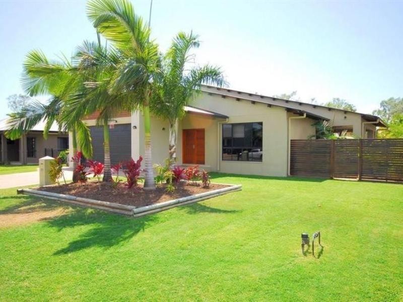 19 Daintree Drive, Bushland Beach QLD 4818