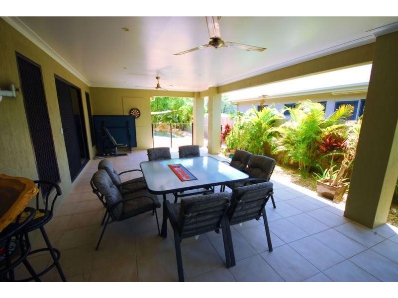 19 Daintree Drive, Bushland Beach QLD 4818