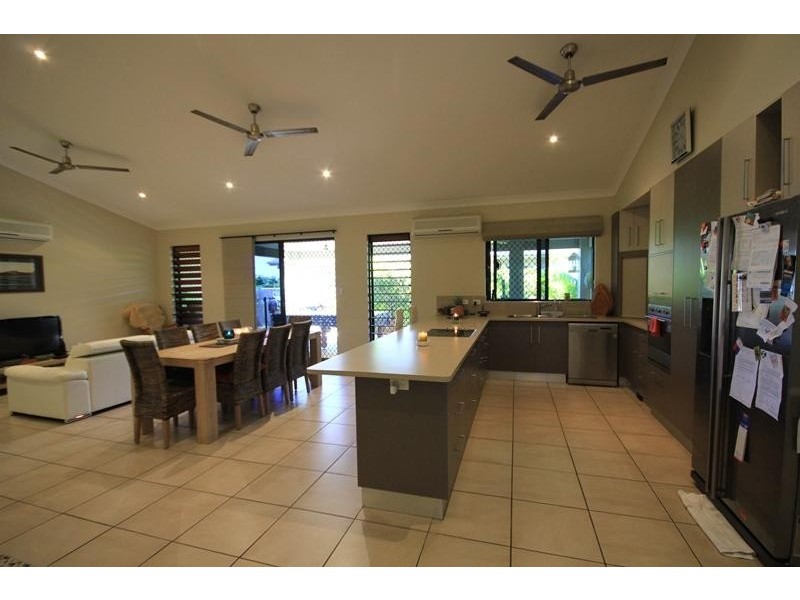 19 Daintree Drive, Bushland Beach QLD 4818
