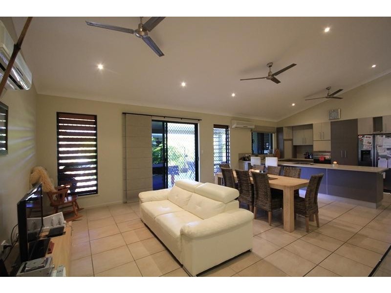 19 Daintree Drive, Bushland Beach QLD 4818