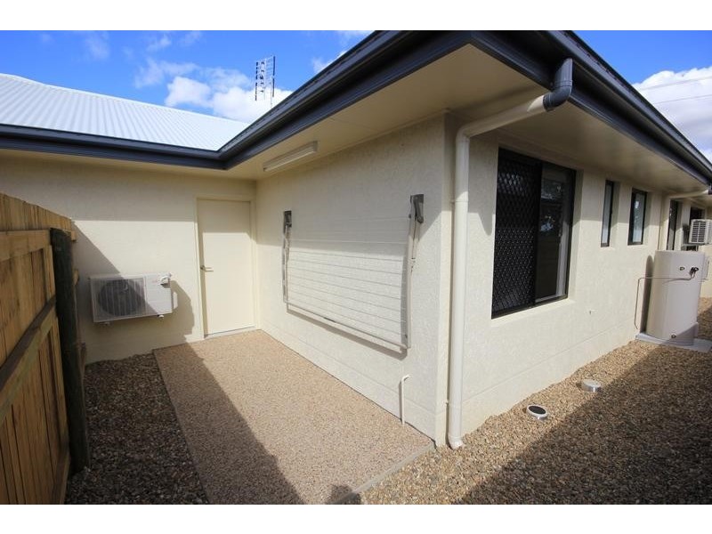 6 Wakeboard Circuit, Kelso QLD 4815