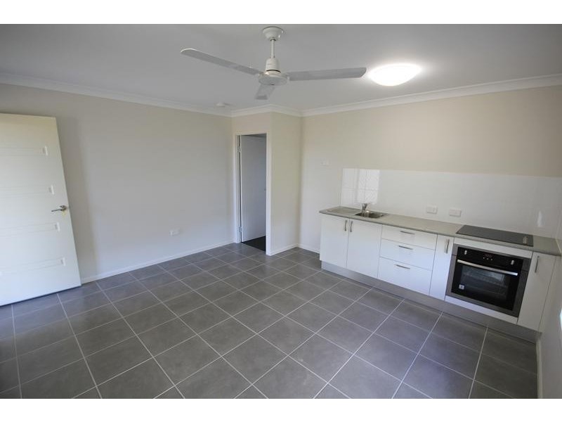 6 Wakeboard Circuit, Kelso QLD 4815