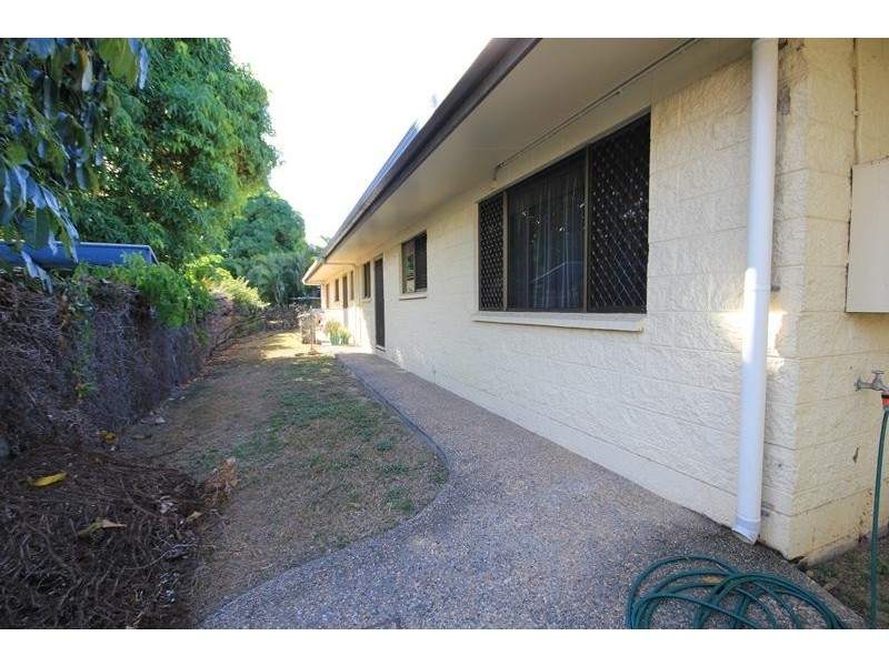 1/1037 Riverway Drive, Rasmussen QLD 4815