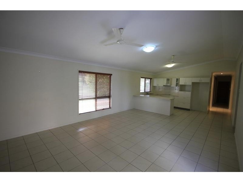 10 Sandys Place, Kirwan QLD 4817