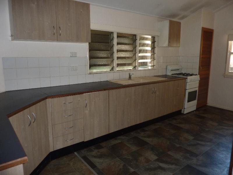 53 Twelfth Avenue, Railway Estate QLD 4810