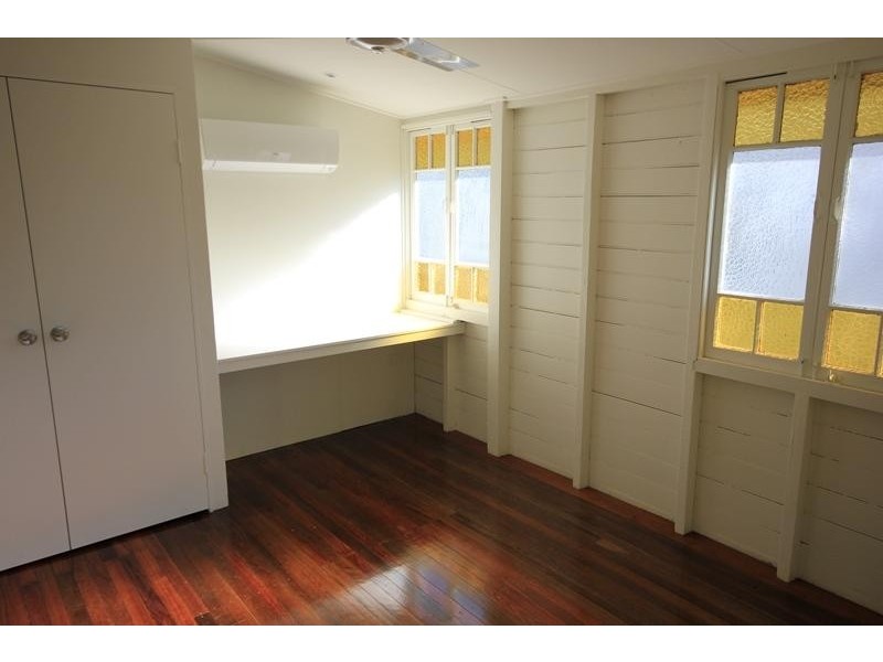 28 Morehead Street, South Townsville QLD 4810