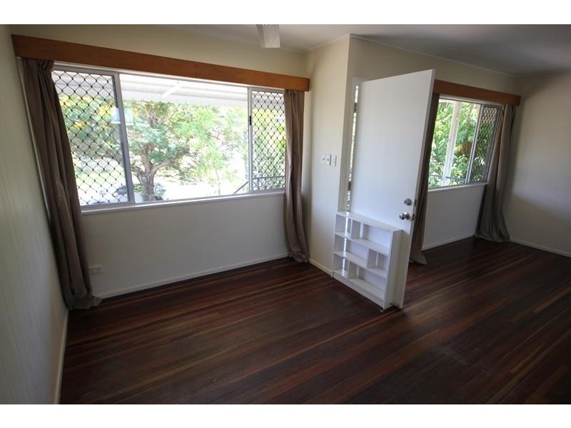 11 Payne Street, Mount Louisa QLD 4814