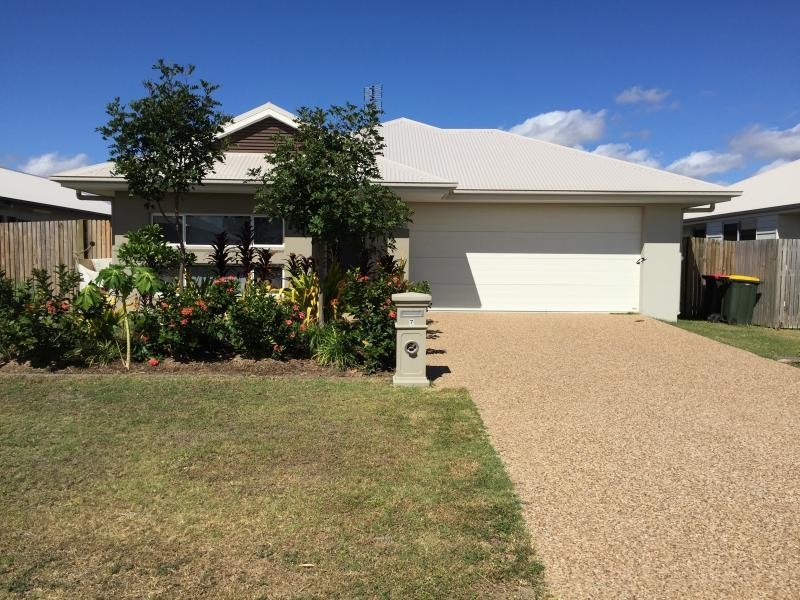 7 Hollanders  Crescent, Kelso QLD 4815