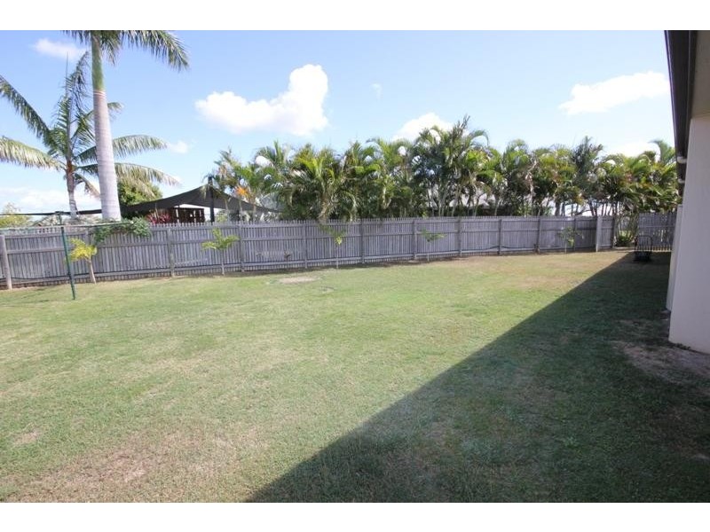 27 Fitzgerald  Crescent, Kirwan QLD 4817