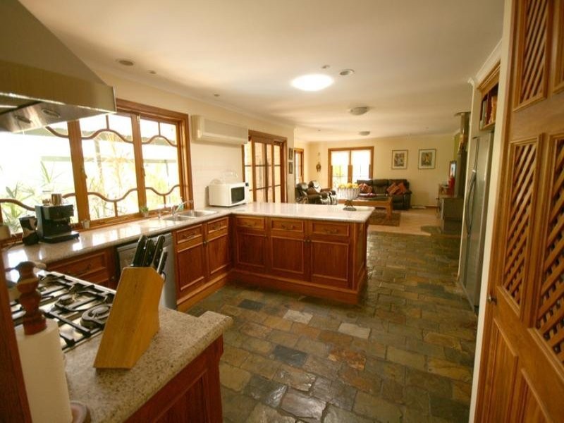 10 Rocklilly Court SHAILER PARK 4128, Shailer Park QLD 4128