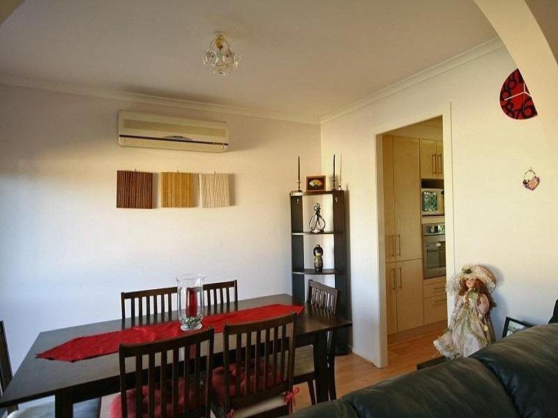 31 Cowra Street TANAH MERAH 4128, Tanah Merah QLD 4128