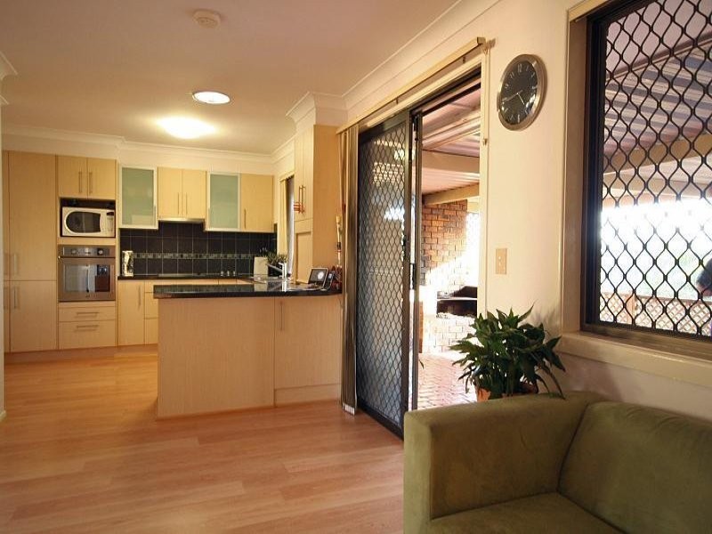 31 Cowra Street TANAH MERAH 4128, Tanah Merah QLD 4128