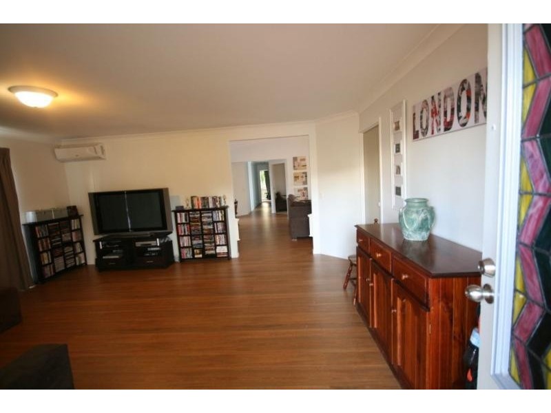 24 Francis Road SHAILER PARK 4128, Shailer Park QLD 4128