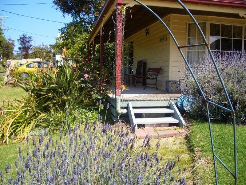 33 Flounder Road LAKE TYERS BEACH 3909, Lake Tyers Beach VIC 3909