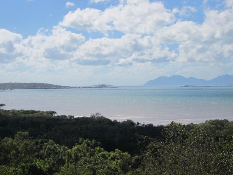 Bruce  (south) Highway, Bowen QLD 4805