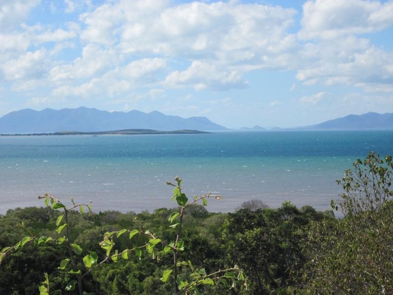 Bruce  (south) Highway, Bowen QLD 4805
