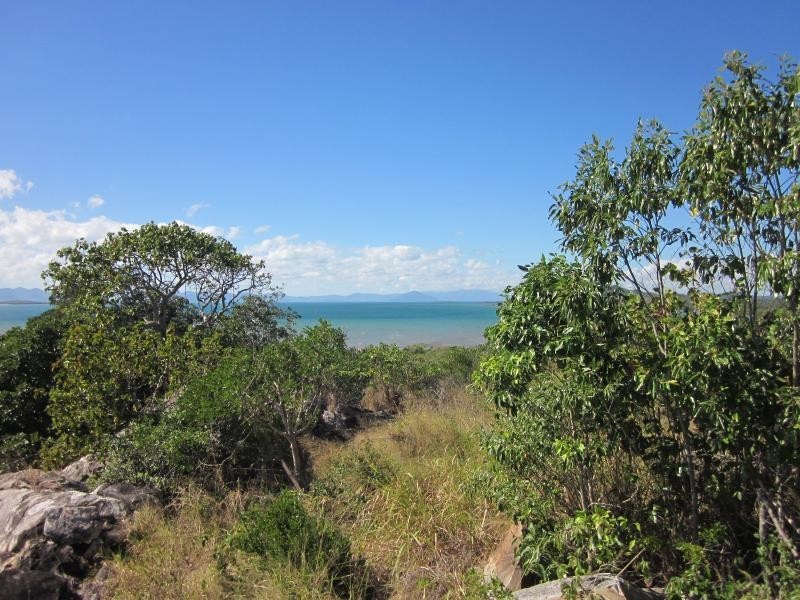 Bruce  (south) Highway, Bowen QLD 4805