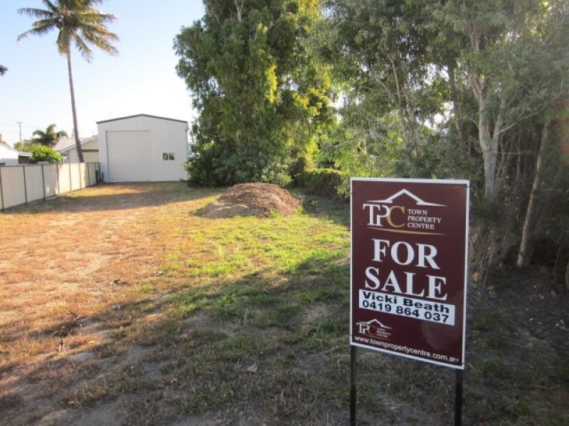 131 The Esplanade, Bowen QLD 4805