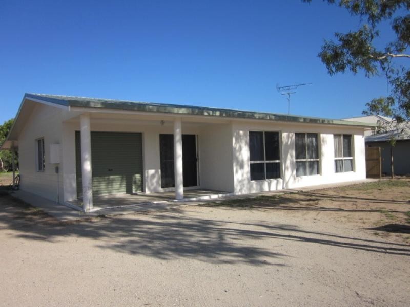 28   L6 Crofton Street, Bowen QLD 4805