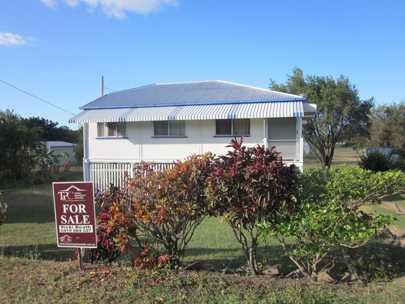 112 Herbert Street, Bowen QLD 4805