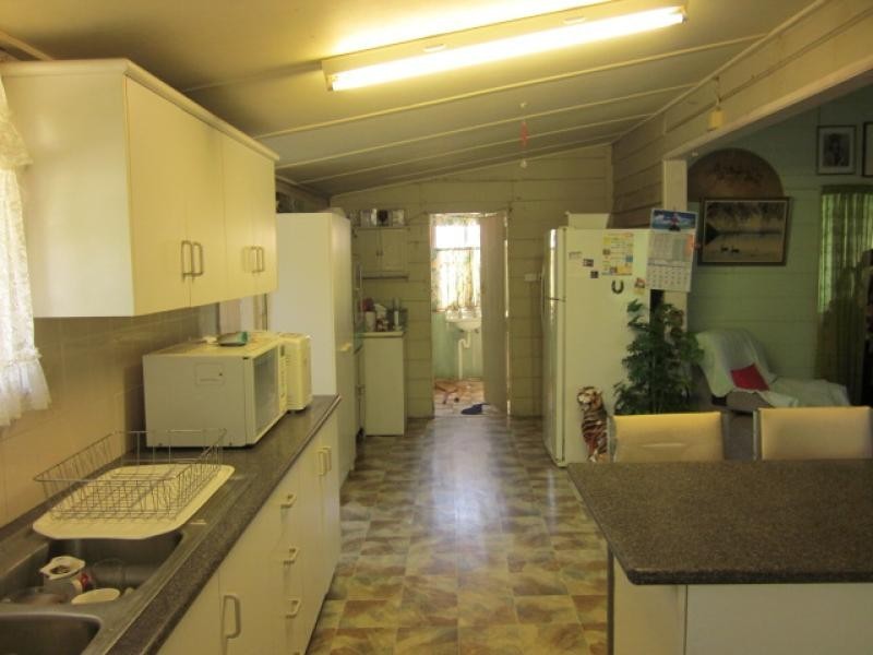 80 Powell Street, Bowen QLD 4805