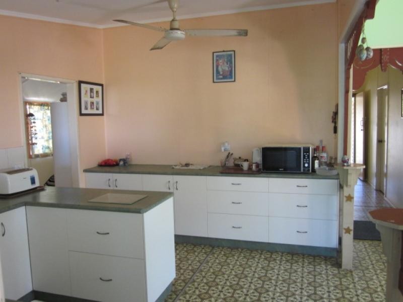 15 Powell Street, Bowen QLD 4805