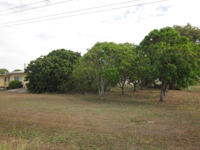 81 Railway Road, Bowen QLD 4805