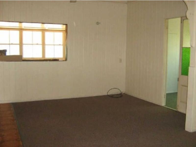 104 Powell Street, Bowen QLD 4805