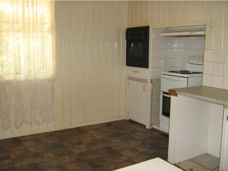 104 Powell Street, Bowen QLD 4805